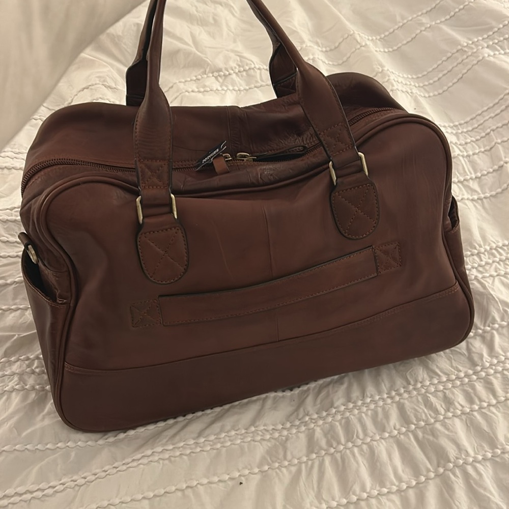 Leather Weekender Bag New with Tags - Picture 5 of 10